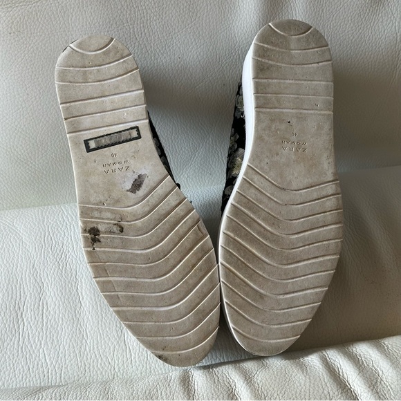 Zara Shoes made of shiny brocade with a pattern and white soles.Size 40 (fit 39) - Picture 13 of 13